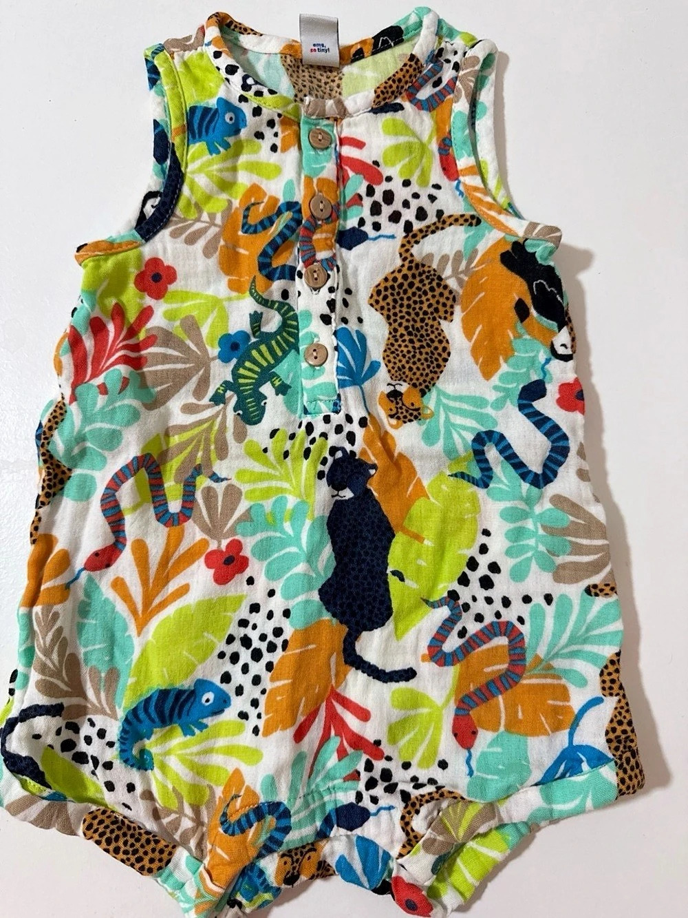 Old Navy Animal Print Romper in White & Green Baby 12-18M